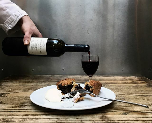 St. JOHN Wines tweet media