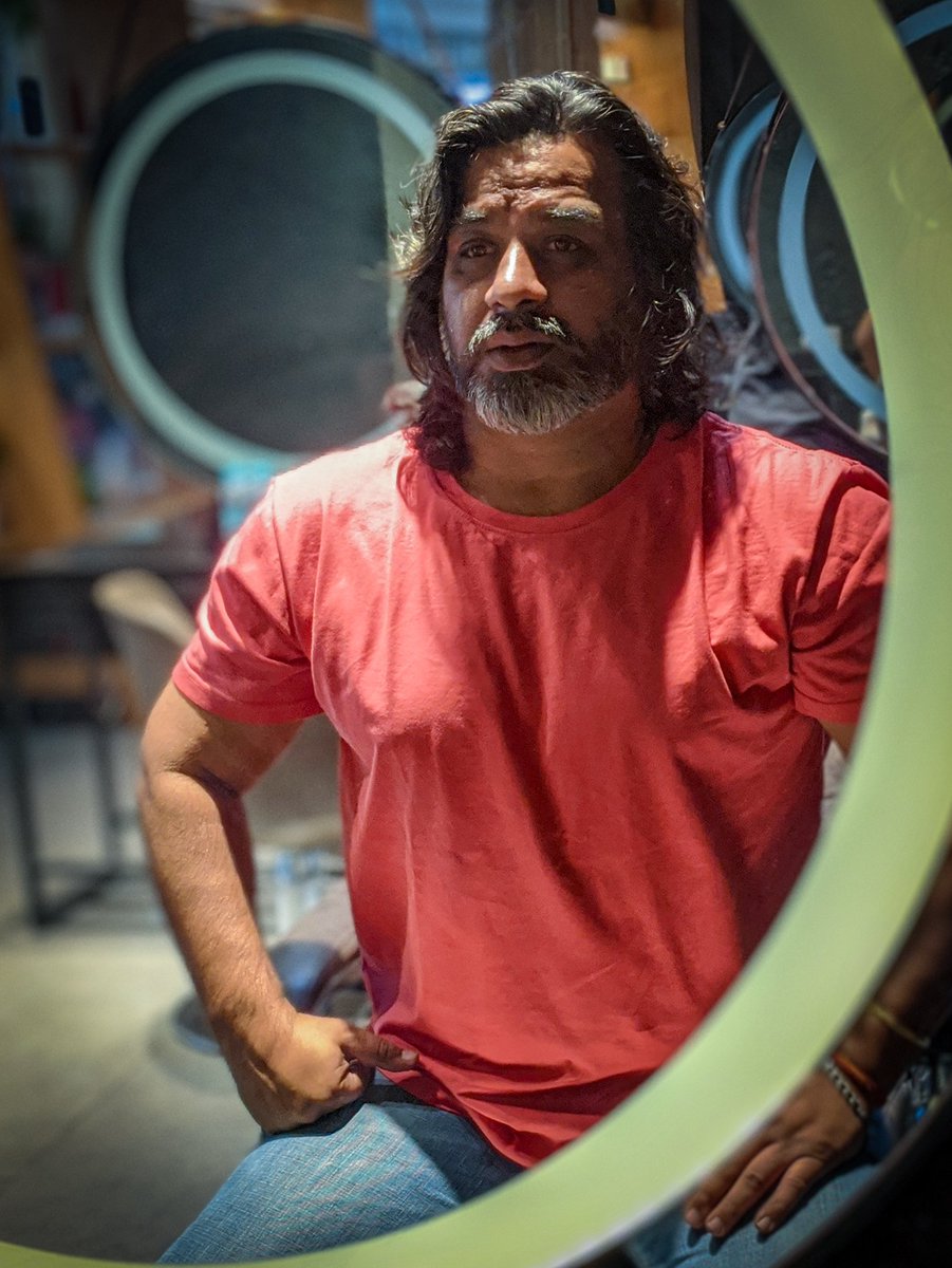 JustManoor's tweet photo. it really takes an effort for me to visit a saloon & get a little pampered... but it takes my life to pose & still such pathetic pictures π
#selfpampering #toughjob #cantpose #realeffort #effort #toomucheffort https://t.co/qXJzon9aRB