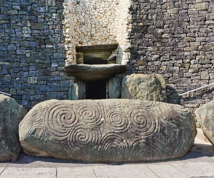 ArchTrs's tweet photo. Experience the prehistory and #archaeology of #Ireland with @AndanteTravels. 

• Take a boat trip to Inis Mór and visit Dun Aengus
• Visit the Hill of Tara, which has over 30 visible monuments
• View the monumental passage tomb of Newgrange

https://t.co/GInFfyRs52 https://t.co/N2ZOxog5lA