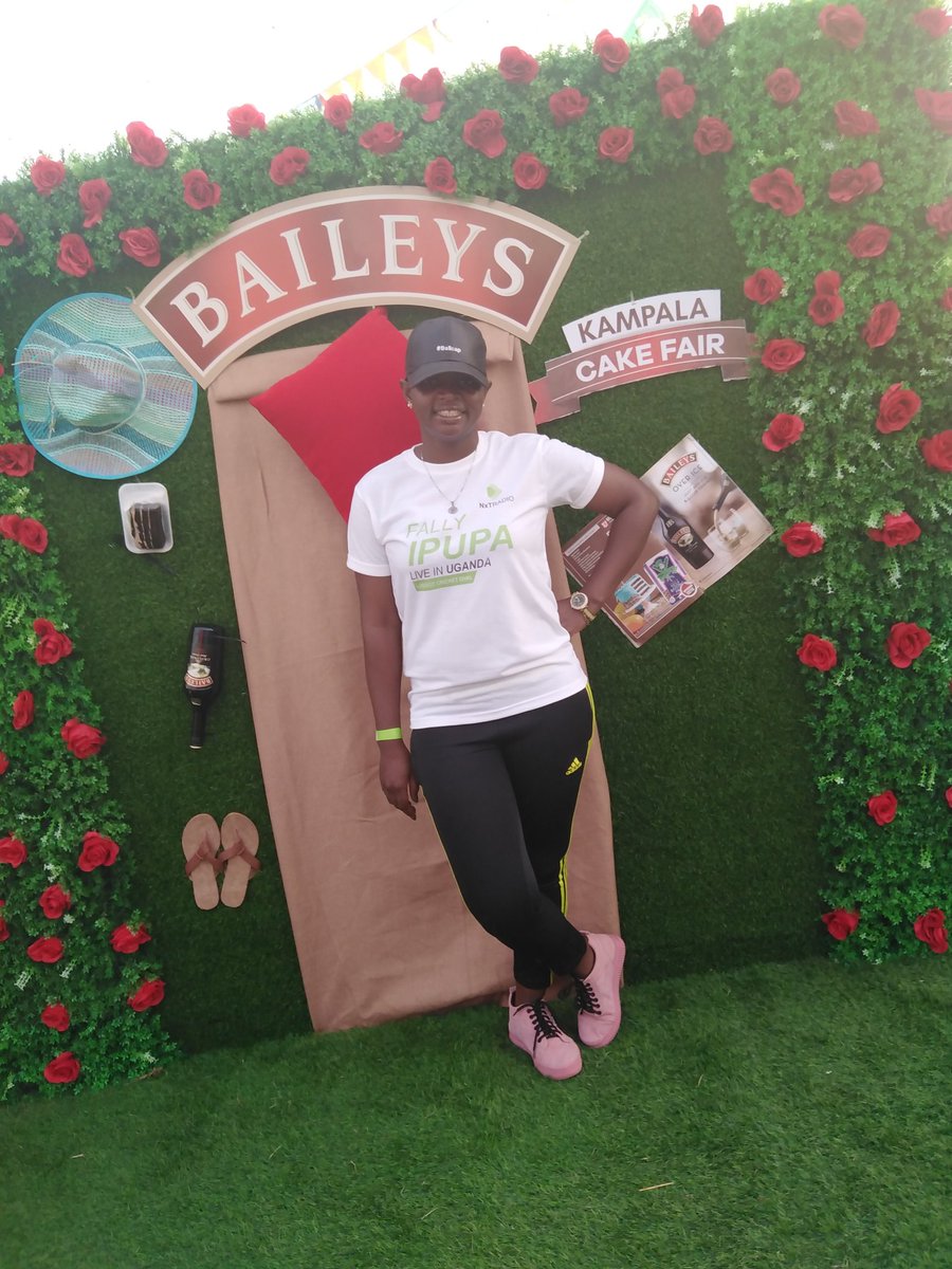 NakaayiMariana's tweet photo. #FallyIpupaLiveUG, few days to go get ur tickets now from @252thelifestyle so that by 13th and 15th Dec ur already settled for @fallyipupa01 https://t.co/noWyrCxhLr