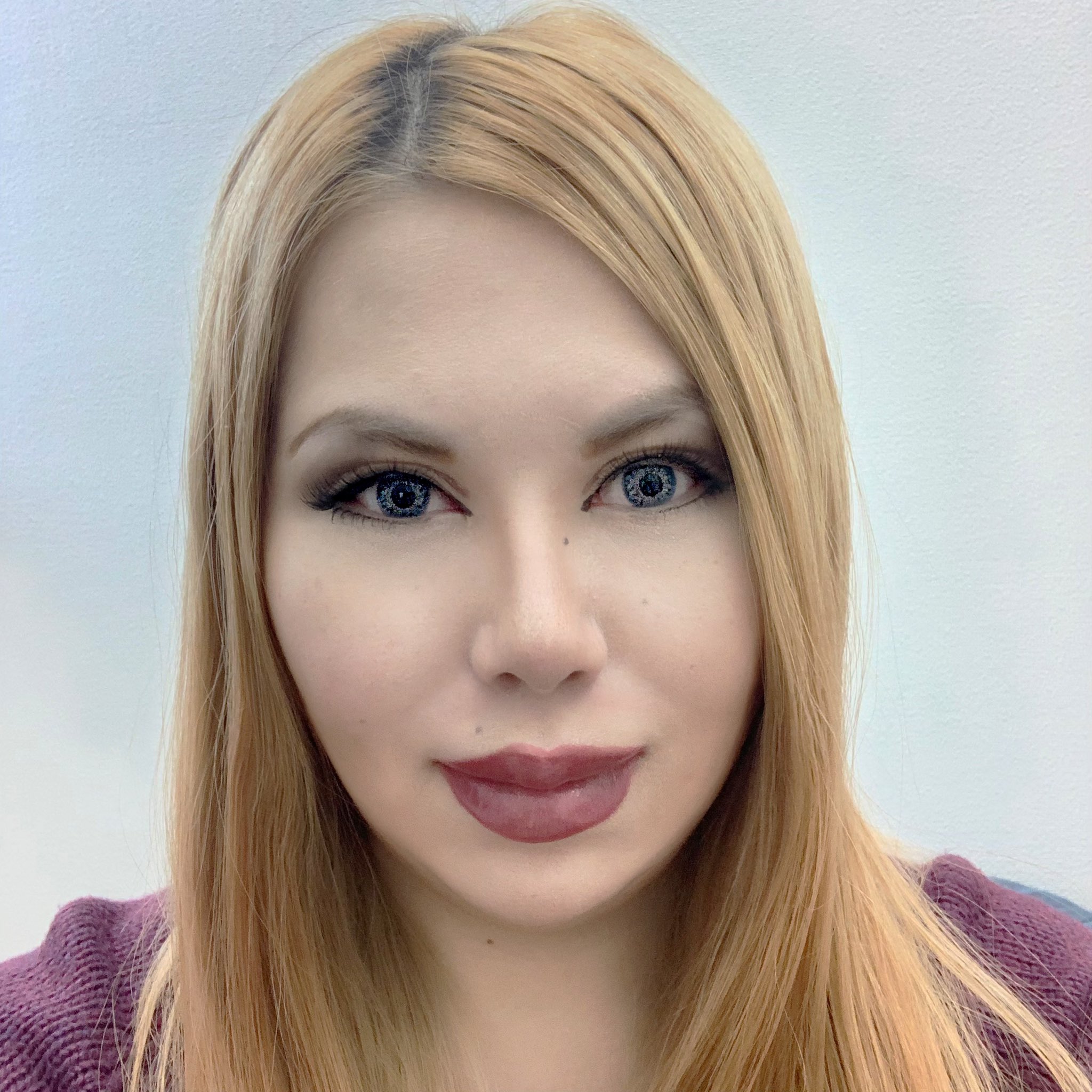 平山エリカ Erika Hirayama Queenエリカ様 ブロンド ハーフ 金髪 カラコン ハーフタレント つけま メイク アンジェリーナジョリー 韓国人 モデル タレント ロシア人 ウクライナ人 被写体 韓国人モデル カメラマン募集 外国人モデル