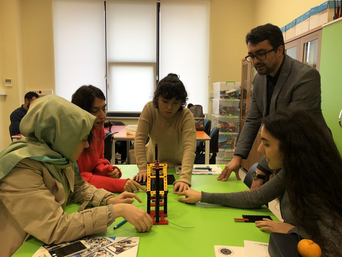 ytustemlab's tweet photo. #YTÜSTEMLAB’ta @YTUSEM kapsamında 8.sini düzenlediğimiz STEM Eğitici Eğitimimizi tamamladık. Değerli hocalarımıza katılımlarından dolayı teşekkür ederiz. @msamitopcu @YildizEdu #STEMEğitimi #tasarım https://t.co/B3IkDl9oMb
