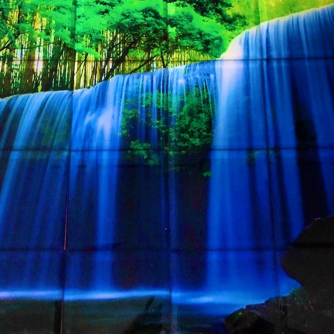 StylisticT's tweet photo. This custom back printed glass tile is going to serve as a backdrop to a beautiful freestanding white tub in a master bath. Pick your image, pick your tile, we make it happen! #customtile #art #tile #tiles #accentwall #backsplash #remodeling #bathroomremodel #glasstile https://t.co/c9S6sfvmB7