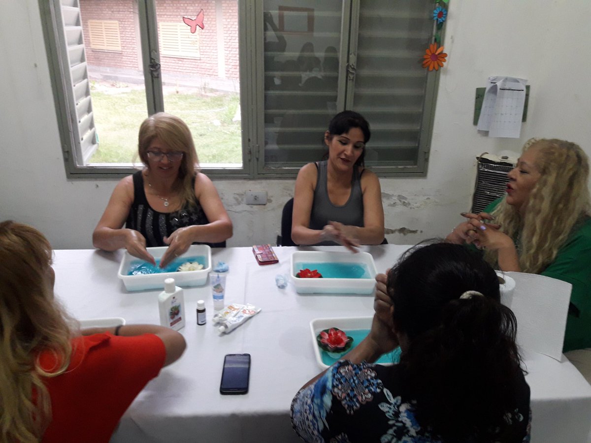 Melina2715's tweet photo. Just Spa Gratis 🧖‍♂️🧖‍♀️
La Dir.Gral de Desarrollo Humano Brindo un dia de vitalidad, Belleza💃🏽, relajación🧘‍♀️🧘‍♂️,  bienestar y salud, destinado para todo publico. 
Gracias a todos los que asistieron y especialmente a la Region Ogos Agustina Gonzalez 

@MarianH_LR22 https://t.co/ovcxp7Kbto