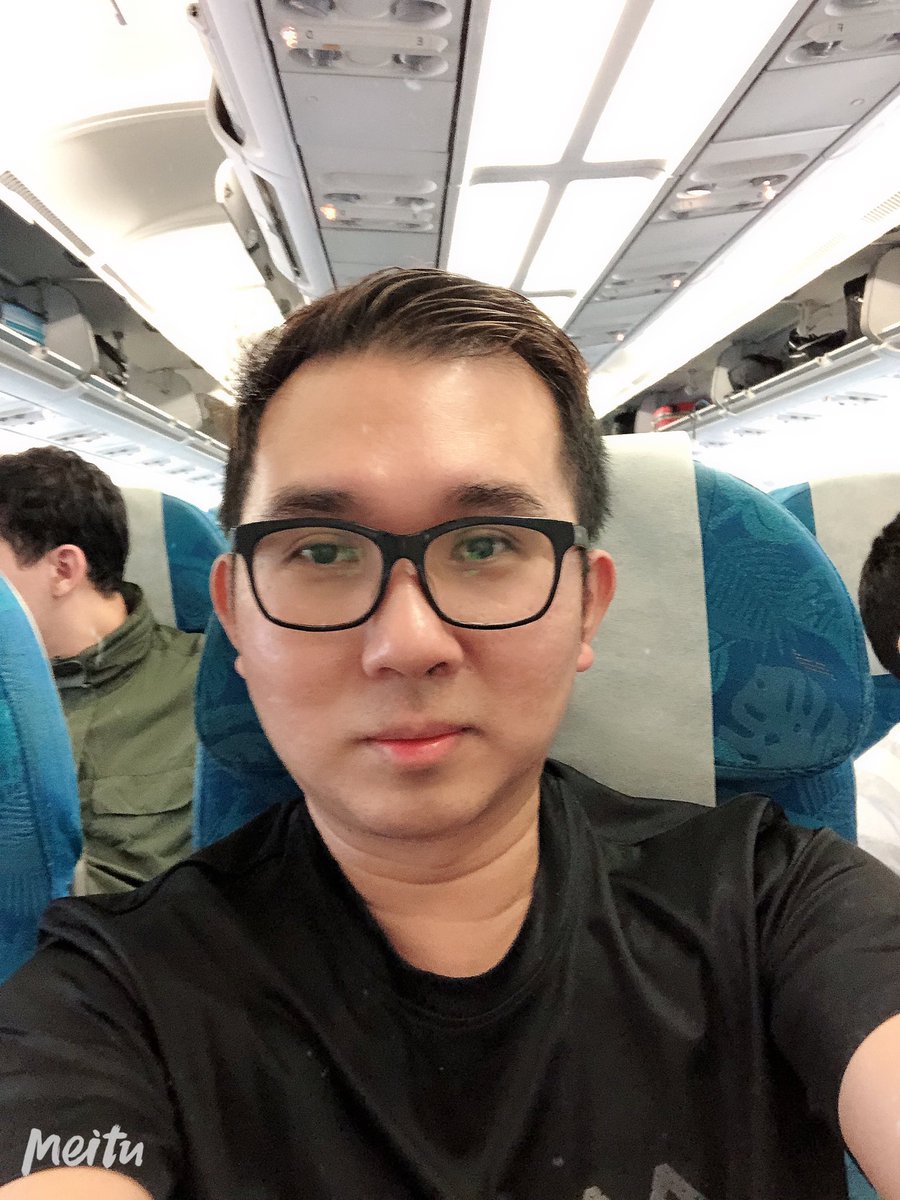 master_xi's tweet photo. SriLankan Airlines delicious Oriental Vegetarian Food on my connection flight from Colombo to Kuala Lumpur in the extra leg room seat , super comfy!
#serendip #srilankanairlines #vegetarian #cleohoo #masterxi https://t.co/FGsad5yQEQ
