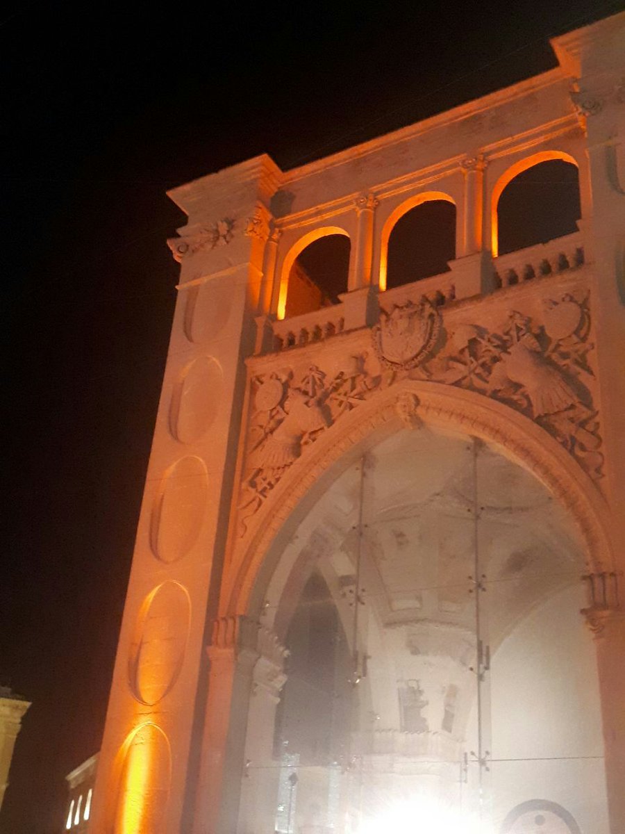 NEG_Zone's tweet photo. Il nostro pres. @LukeRelative è in piazza Sant'Oronzo a Lecce insieme agli amici di @Lila_Italia Salento e @ArcigaySalento per il banchetto informativo su prevenzione e stigma per il #WorldAIDSDay. Per l'occasione il Sedile è stato illuminato di rosso♥️#CommunityMakeTheDifference https://t.co/tVIgf3ox22