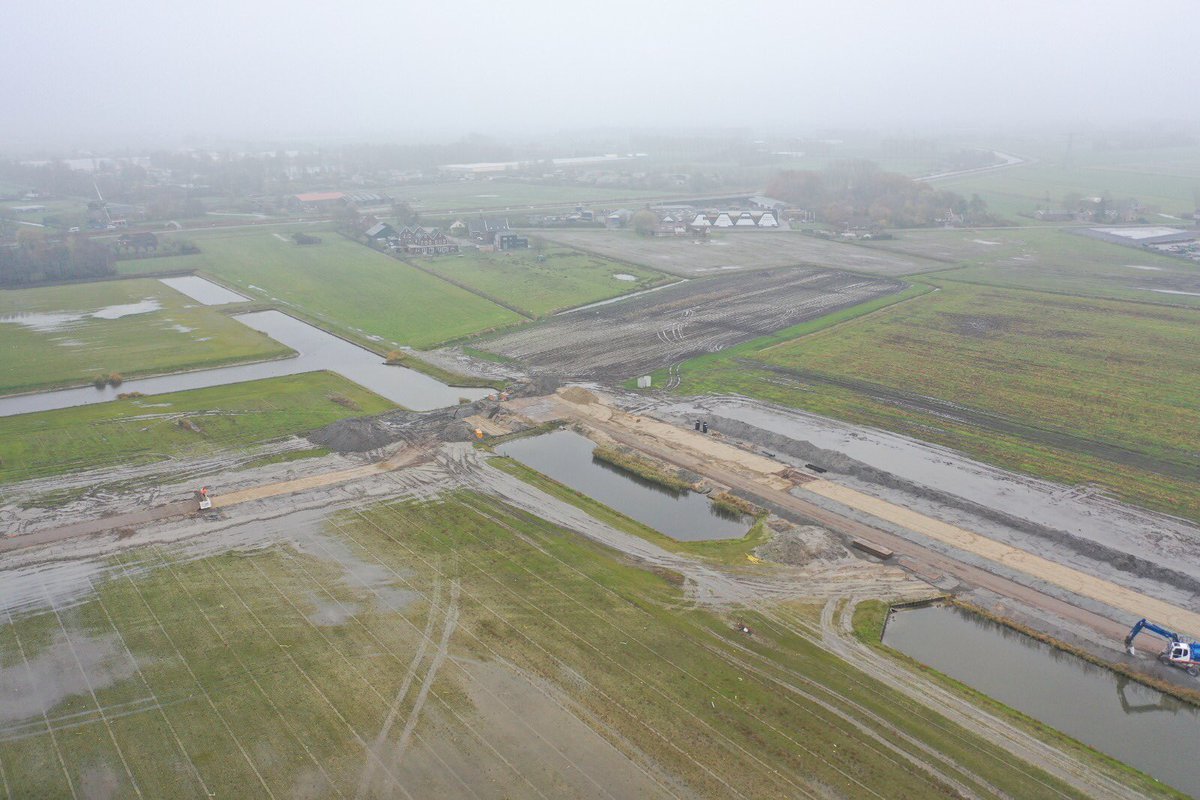 Mooie dronefoto’s van het bouwrijp maken van de bouwvelden Groenlingstraat en Merelweg in De Draai Zuid <a href="/dedraai/">De Draai</a> <a href="/GemHHW/">Gemeente Heerhugowaard, in Memoriam</a>, met dank aan aannemer KWS.