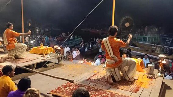 radioorangefm's tweet photo. #OrangeUpdates
Frame of Dr.PriyankaReddy was placed during the Ganga Aarati !
Thousands of prayers for her eternal soul.
#HangRapists 🙏🙏
#JusticeForDisha
#RIPPriyankaReddy
#JusticeForPriyankaReddy https://t.co/yoo9zrVyMe