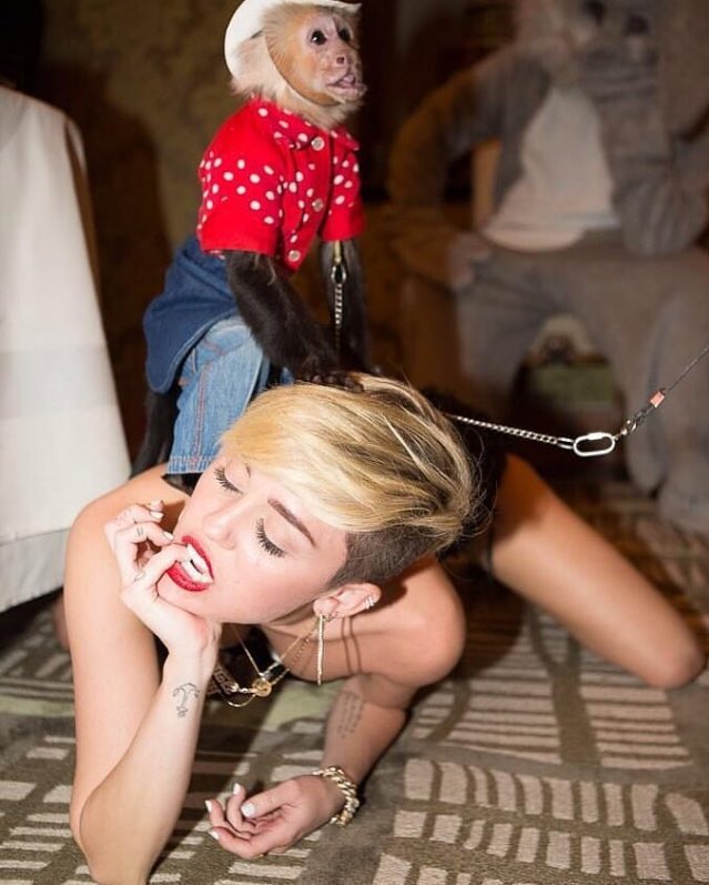 SmilerThing's tweet image. 🔥🐒 @MileyCyrus