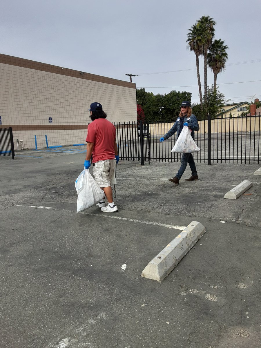 FukumotoKyle's tweet image. #YangGang in Cerritos, this was near the two plus hours of cleaning up the area for #PledgeforHumanity, (birthday boy) Russell and Adam hard at work, plus there was Wagner, tough work and we finished the day at WoodRanch Grill.