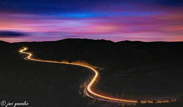igersteruel's tweet photo. Estrenamos mes y acabamos semana con esta impactante foto de @javiergonzalez.martin, muchas gracias por etiquetar con #igersteruel https://t.co/otNpKmMlvB https://t.co/IWXxznD2uE