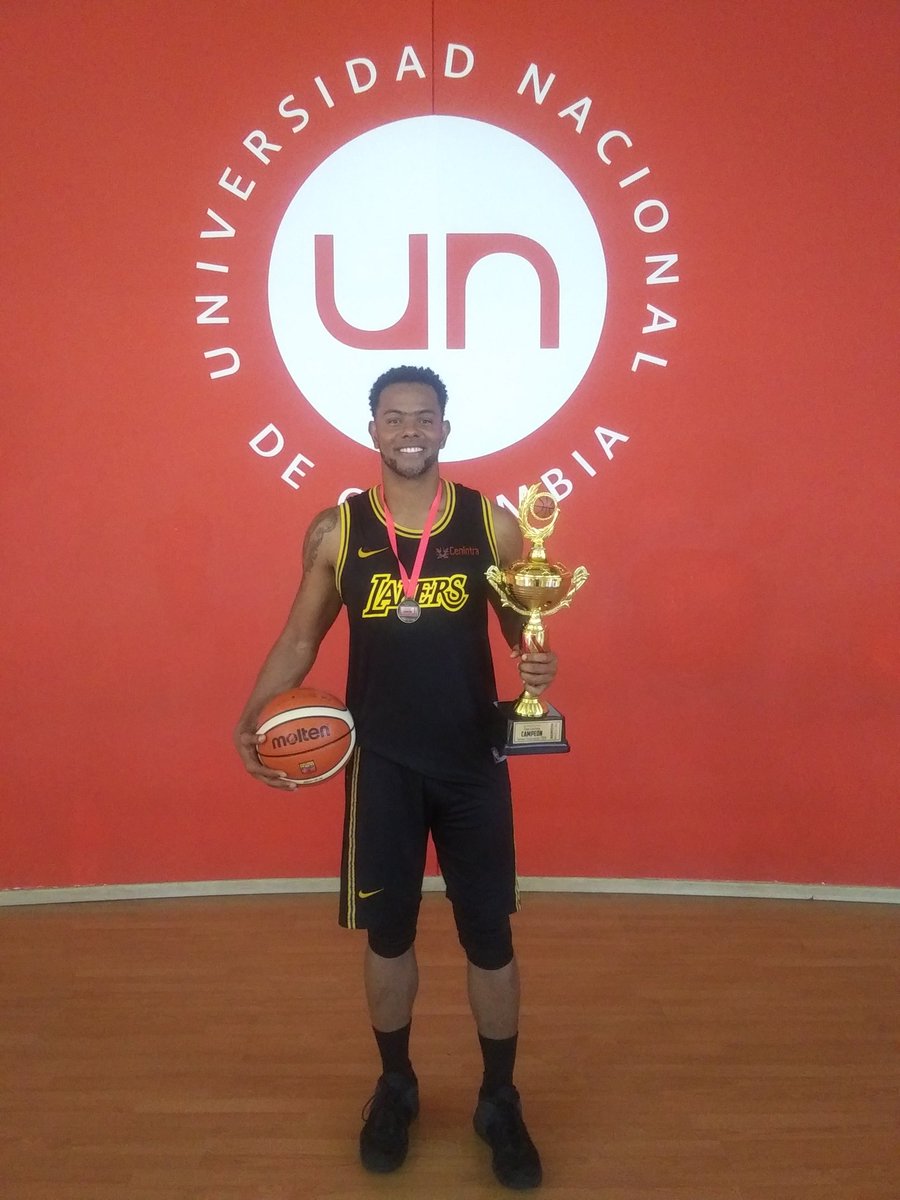 jcru12's tweet photo. Gracias Dios por este campeonato. Un logro mas. #cenintra #confama Campeon. https://t.co/R3IHsXkNWI