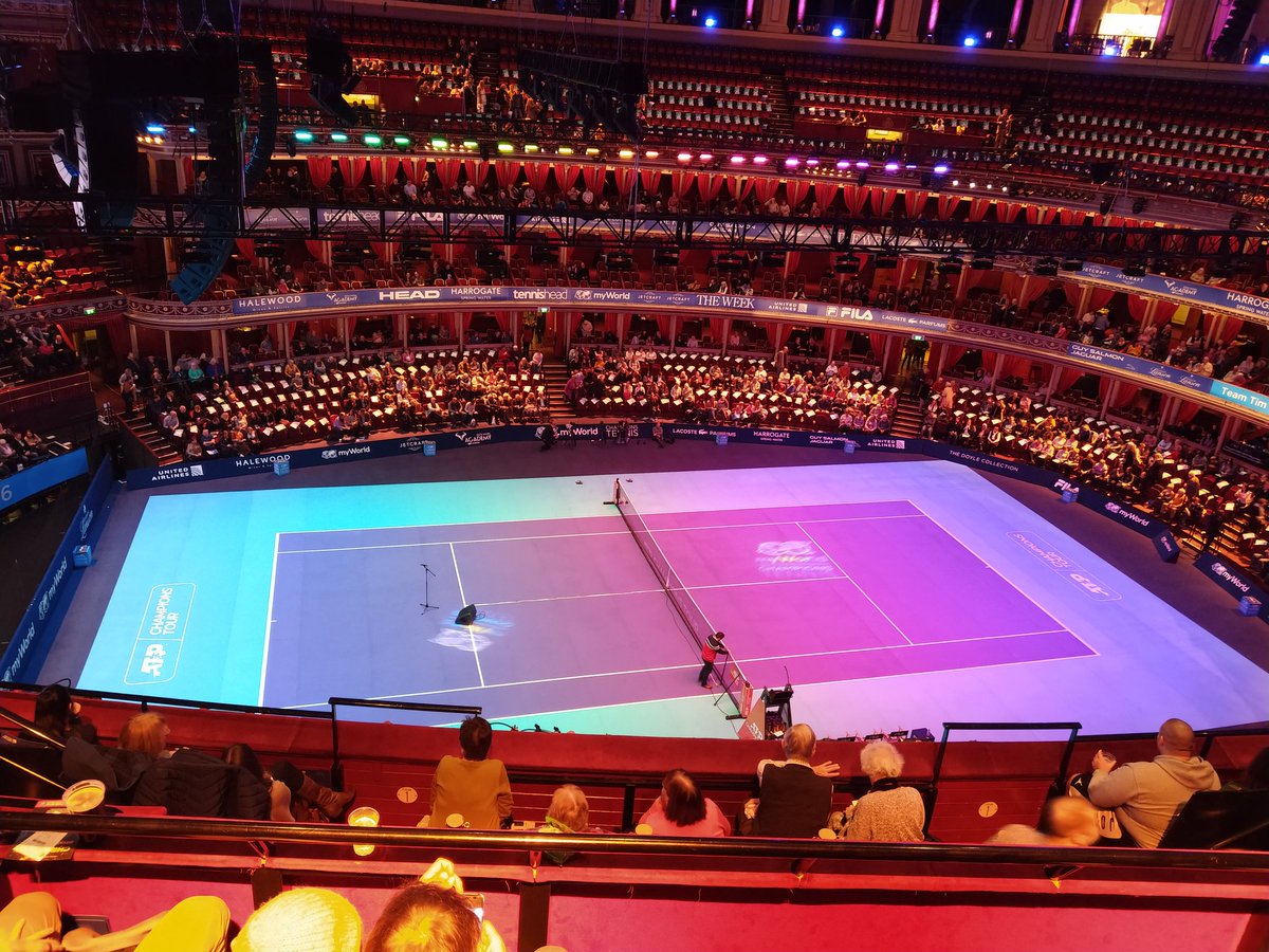 gonesail's tweet photo. Having fun all together at #myworldchampionstennis. Go Team GOran https://t.co/y2bkhdbVPh