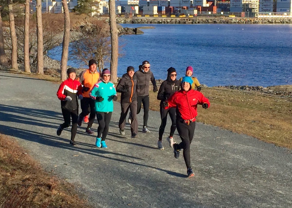 Sunday, run day! Beautiful sunny morning :) Want to join us? Sunday, 8:30 at the HCC on South Bland. Coffee &amp; bagels after the run! #werunhfx