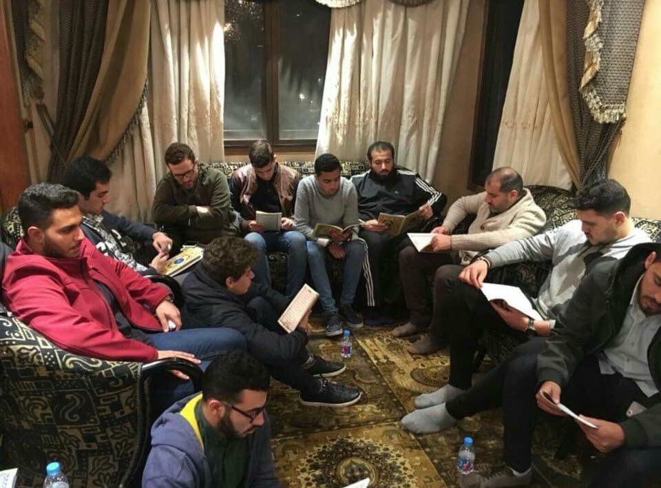 esraakhalifa_'s tweet photo. نرجع ونقول : اللهّم صحبةٌ إن متنا لا نمُت بِداخلهم يا الله . https://t.co/A8WrHpVIqk