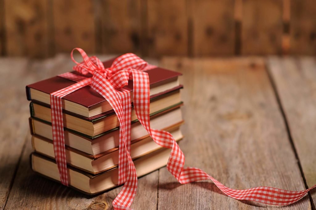 n8randall's tweet photo. Become a Patron + get a FREE BOOK! 

I'll send a free book of your choice from our guests suggested reading list to new patrons. Support the effort to bring new ideas to #HR by joining our Patron community.

LEARN MORE: https://t.co/zEUGzlQSoV

Happy Holidays! https://t.co/0aPPuO3xHy
