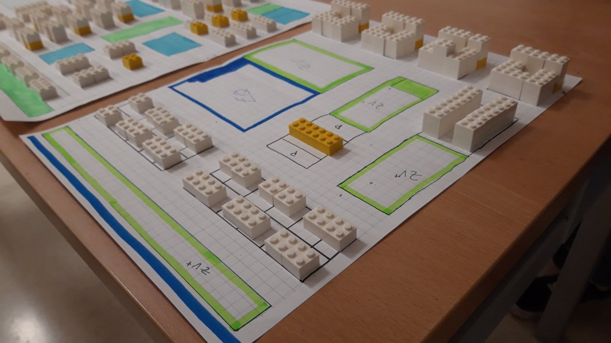 JosemaCoronado's tweet photo. Las piezas de #Lego nos sirven para que los alumnos de la @ETSICaminosCR entiendan como afecta la edificabilidad al diseño de la ciudad. Cada grupo diseña un sector con distinta edificabilidad y vemos las cesiones de zonas verdes y equipamientos que resultan. https://t.co/XU3CuMGtnN