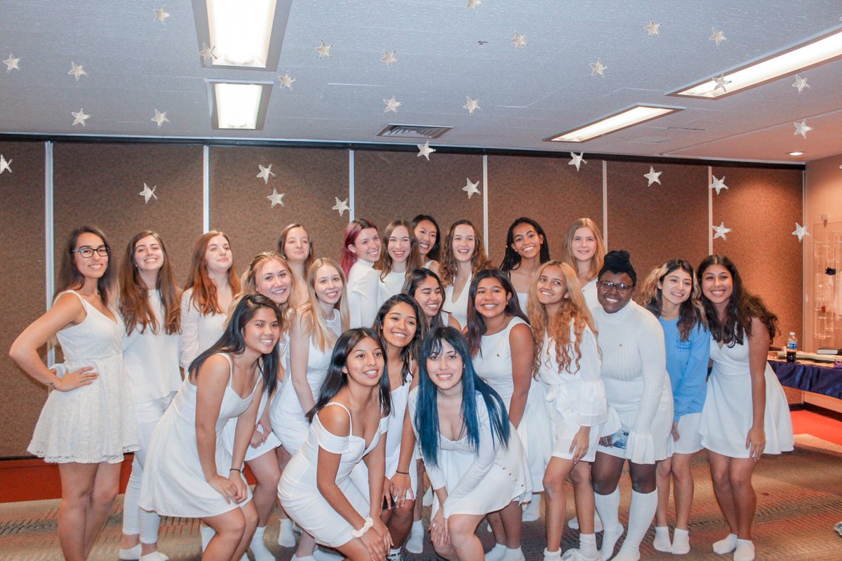 cpc_uic's tweet photo. A successful semester is coming to an end. We would like to extend our congratulations to all the newly initiated ladies in CPC. Can’t wait to see all the amazing things you will do for our council! 💙 (Part 2) https://t.co/CgyT31DeOX