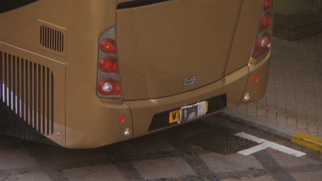 NaomiCoco4's tweet photo. @hkpoliceforce Is it against the law not showing the plate for a vehicle running on the roads? Who said @hkpoliceforce would not commit crime when they are in operation? #HKPoliceState #GreenObjects
Photo credits: Rice Post https://t.co/3tTPiSDftP