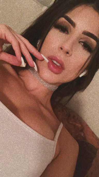 Watch Estefania Sierra ➐'s leaked NSFW photo on TwXstars