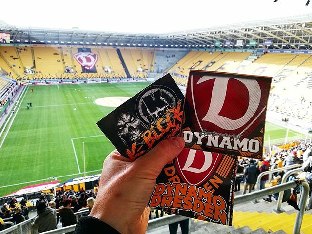 petrmottl's tweet photo. Dynamo 🖤💛 #groundhopping #groundhopper #sgd #sgd1953 #1953 #dynamo #dynamodresden #sgdynamo #sgdynamodresden #kblock #dynamoland #ultras #ultrasdynamo #stickersontour https://t.co/Ng6Y1pecws https://t.co/biLDfZucMe