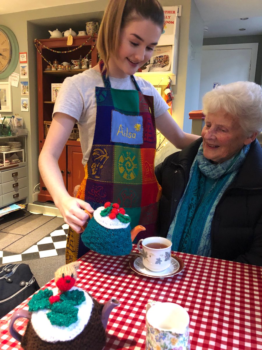 JudyMurray's tweet photo. Took my mother out for tea (in a proper teapot with a hand knitted Christmas tea cosy 😀)and an empire biscuit in Tilly’s TeaRoom this afternoon and got served by my niece. 👌#Dunblane ⁦@AilsaErskine⁩ https://t.co/mvnQSoRrVy