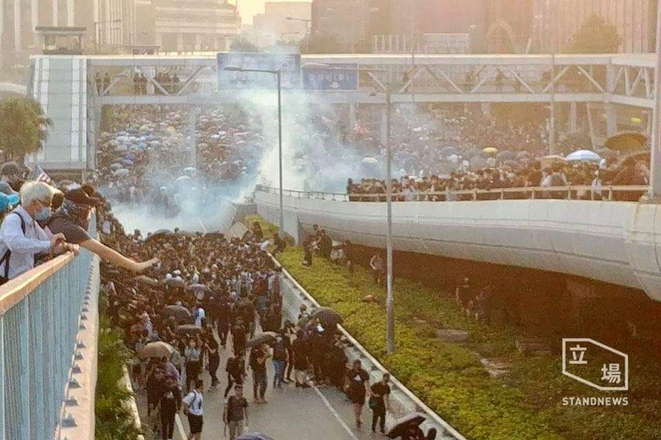 SOSHK_2019's tweet photo. #HongKongPoliceTerrorists teargassing a peaceful rally with toddlers, elderly &amp; civilians without protection gears this aftn, in our ongoing freedom &amp; democracy fight❗Watch how #EVIL #HKGovt is❗
.
.
#FightForFreedomStandwithHK
Photo Credit : #StandNews https://t.co/FWWSbEOIFR