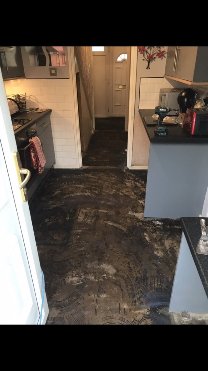 leeranson91's tweet photo. Yesterday’s tiling job ✅
.
.
.
#tiler #tiles #tiling #remodel #home #renovation #kitchen #hallway #marblestyle #floor #leeds #work https://t.co/1Hn60KtNiu