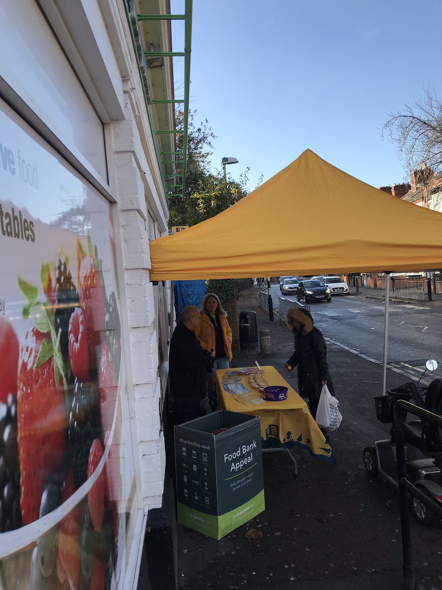 jamesthfc11's tweet photo. Great Xmas community event at Clarendon Park rd coop today #membersdrive #tastings @CJWright_85 https://t.co/hl4LTazGLu