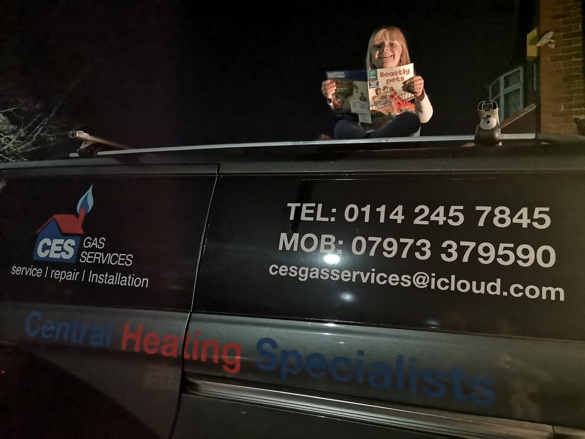 NicolaSenior5's tweet photo. Jessica Senior in Y1 Red likes to read on top of her Daddy's van in the dark.
#HBamazingreaders @HartleyBrookPri https://t.co/JIoIhzqOqB
