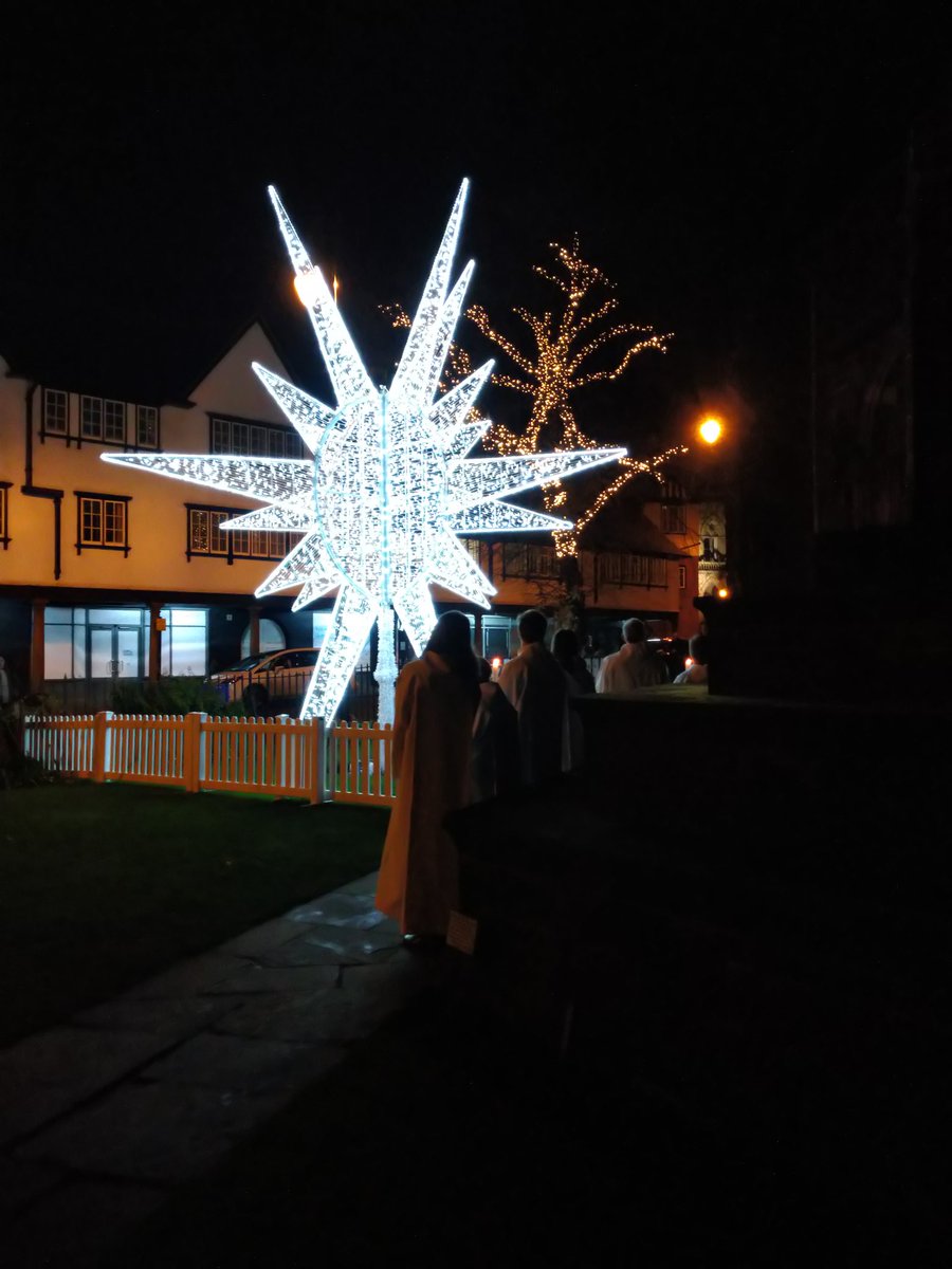 AVergersView's tweet photo. A few photos from our Advent Procession service this evening. A great team effort to put together a very moving, candlelit service, about Hope. #chester #cathedral #chestar https://t.co/nsEF4Qrl7m