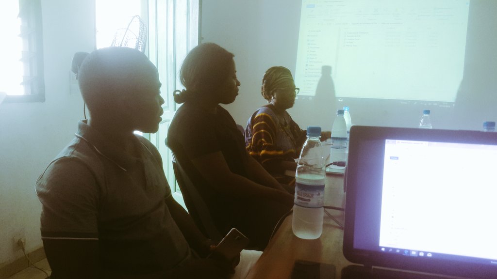 kaberu_tairu's tweet photo. Aujourd'hui j'ai adoré travailler avec l'ONG #LCACI qui lutte contre l'abus de l'alcool en Côte d'ivoire à travers une formation action en planification stratégique.
J'ai aborder le diagnostique stratégique, l'analyse #SWOT et le plan d'action annuel 2020.
#Ubuntu @OvillageCi https://t.co/fojhwgJJg8