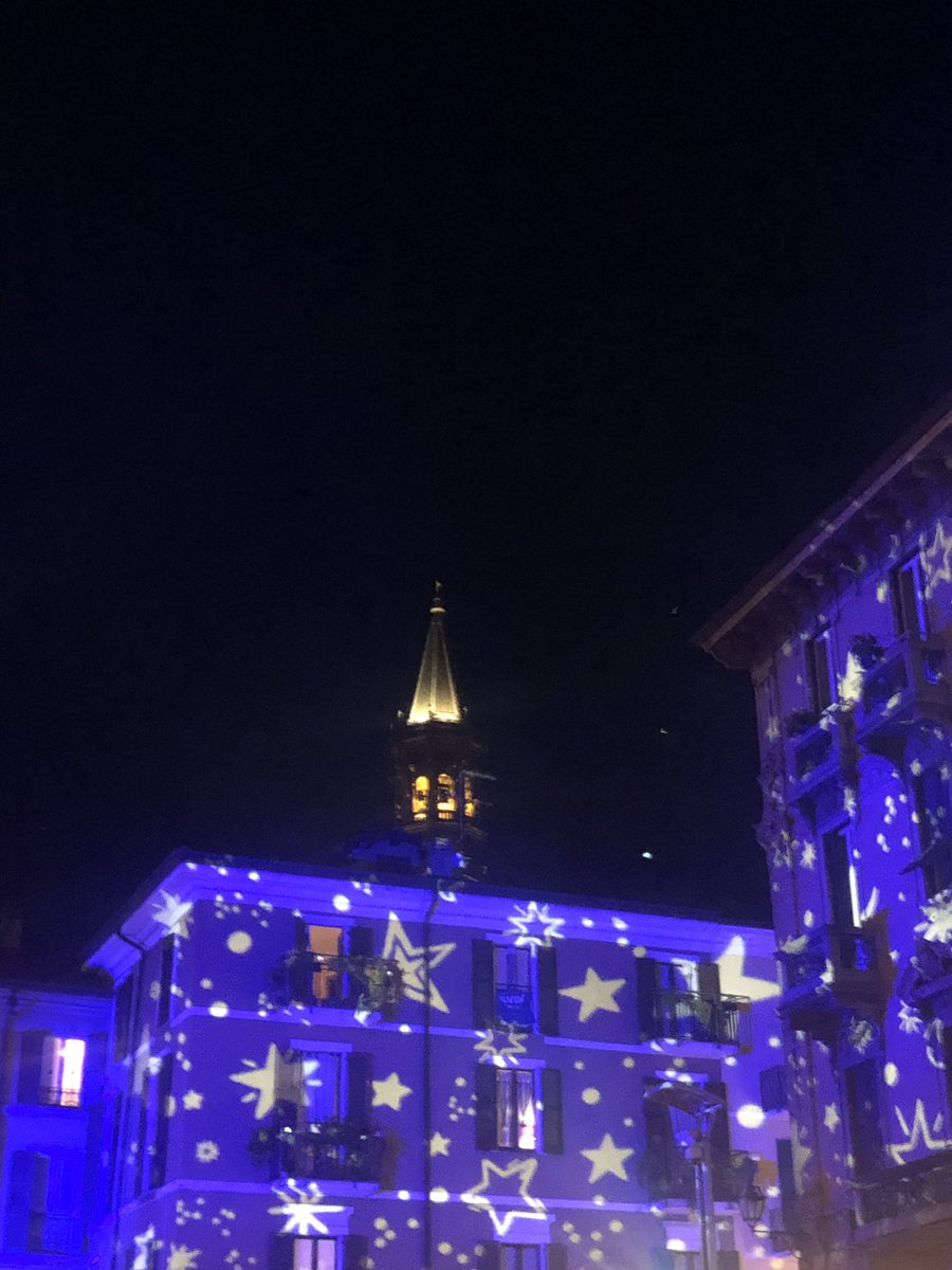 _massimomauri's tweet photo. Lecco by night. This night. #hometown #Lecco #LagodiComo #LakeComo #ComerSee #abeautifulnight @inLOMBARDIA https://t.co/Q84hlBvPl8