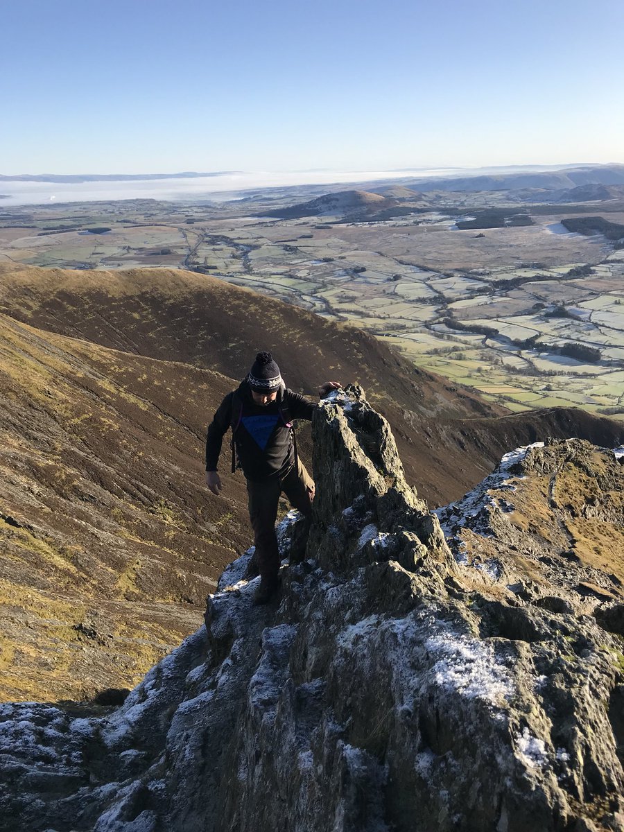 ClarenceCottage's tweet photo. We escaped the eden valley fog and has a glorious walk up Hall’s fell onto Blencathra, a perfect winters day #sunshine #Views #LakeDistrict  too grab some of the last few days in December head over to https://t.co/PinVHarMzy https://t.co/qtoFeDJkfa