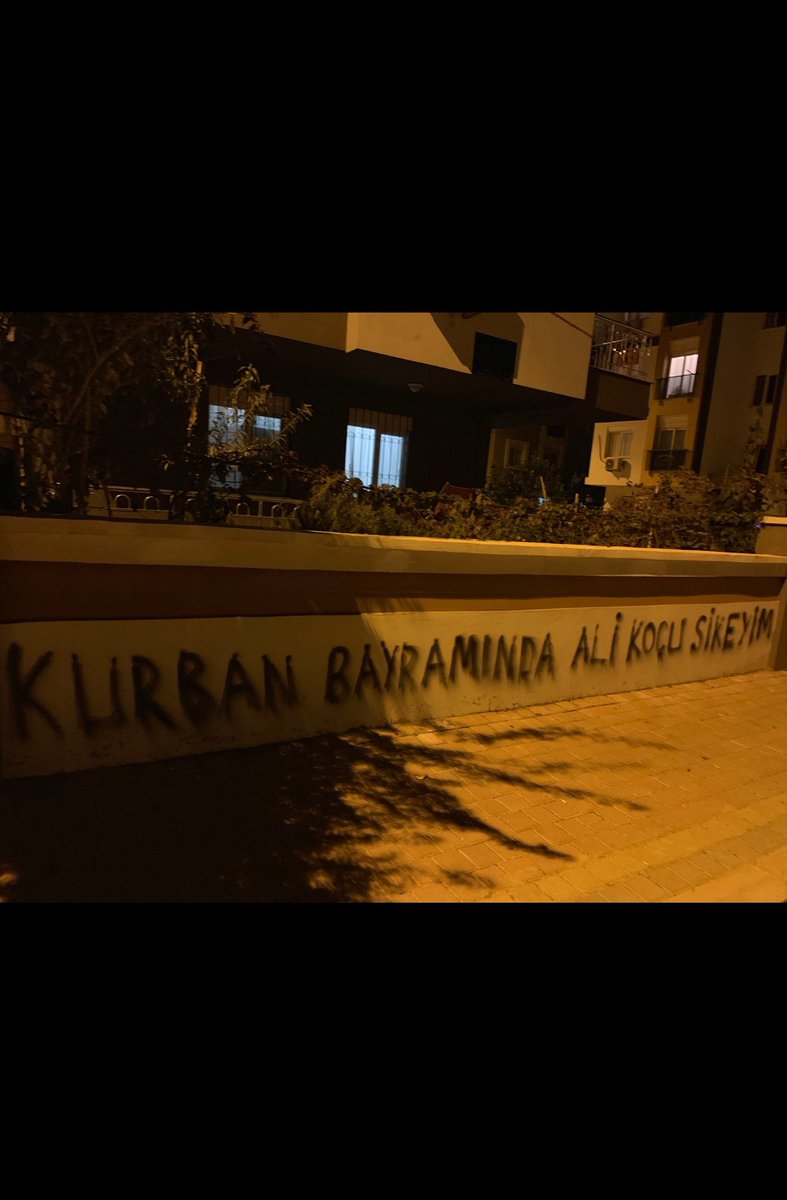 severdilges's tweet photo. Bunu hangi orospu çocuğu yazdı https://t.co/JoLLGcbteI