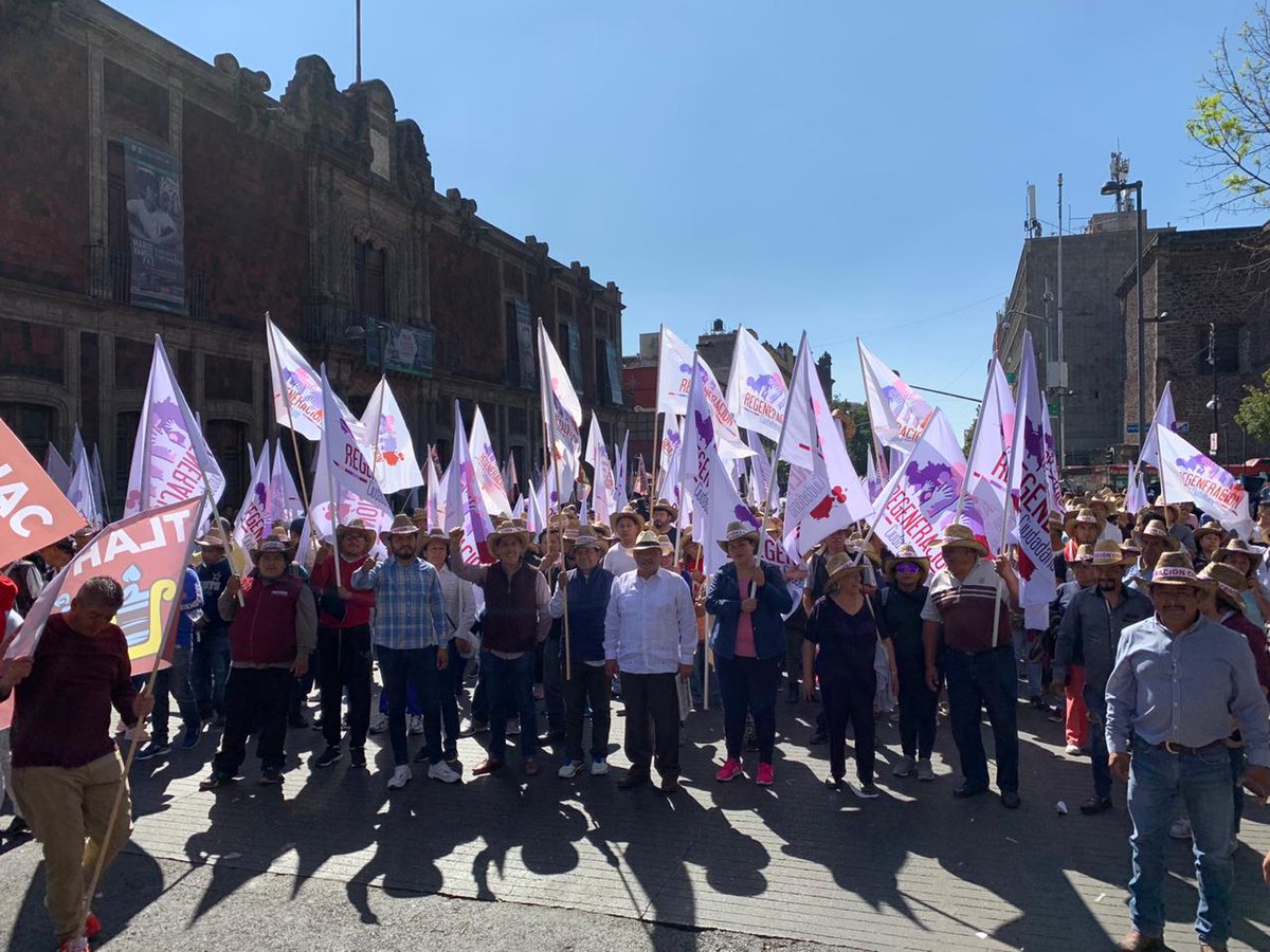CED Morena Xochimilco (@cedmorenaxochim) on Twitter photo Retumba la plancha del Zócalo  ¿Por qué creen? Claro... Ha llegado Xochimilco. #AMLOFest #MorenaXochimilco #XochimilcoPresente1D Retumba la plancha del Zócalo  ¿Por qué creen? Claro... Ha llegado Xochimilco. #AMLOFest #MorenaXochimilco #XochimilcoPresente1D