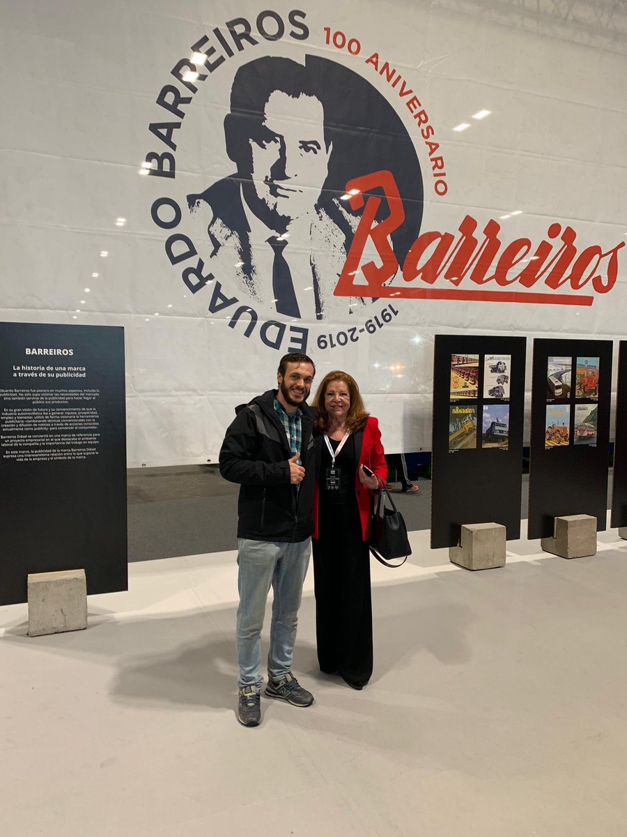 adri_ava_'s tweet photo. Un placer haber podido conocerte en persona Mariluz! Y enhorabuena por el recién cumplido centenario de @FEDUABARREIROS 🎊 #CentenarioEB #Retromovil #Barreiros #avaracing https://t.co/0DGATqtJfw