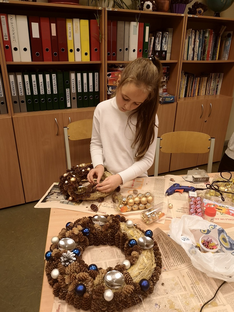 Mājturības pulciņā top burvīgi Adventes vainagi. Raksts un fotogalerija šeit: marupe.edu.lv/8-aktualitates…