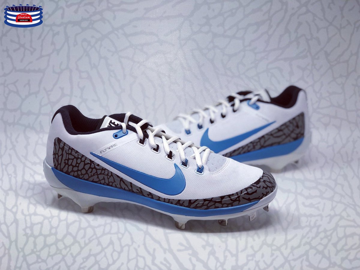 stadiumck's tweet image. &quot;Carolina blue kicks fresh on the scene.&quot; 🎶 #StadiumCustomKicks