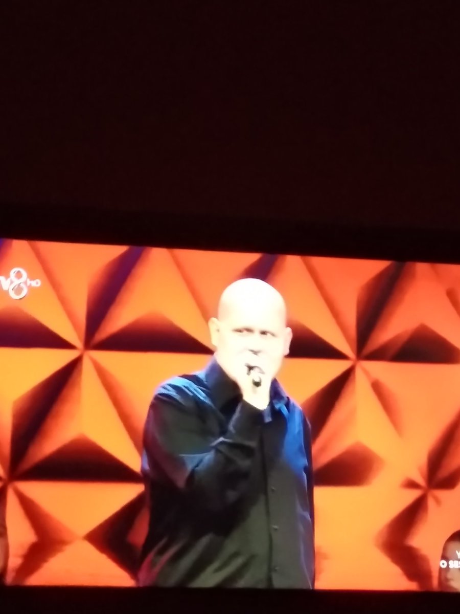 Harika söyledi aynalar parçasını.. şampiyon bu arkadaş olur. #osesturkiye