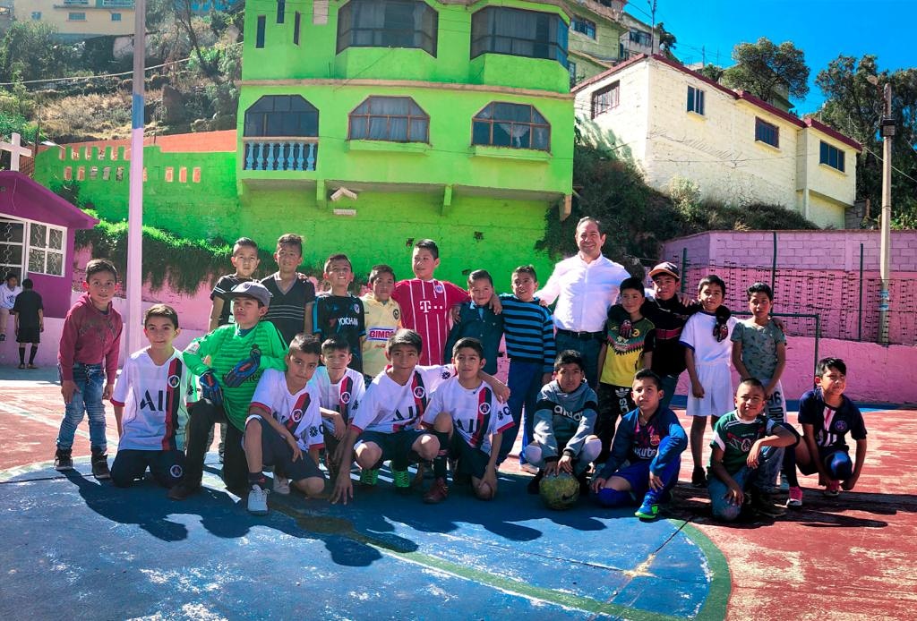 joseluis_lima's tweet photo. Qué mejor manera de pasar mi domingo que con muchachos deportistas de los barrios de Pachuca.
Mucha garra y espíritu, hay talento, también esperanza.
#DeFrenteYConResultados
#JLLM https://t.co/xaDJT0Hia4