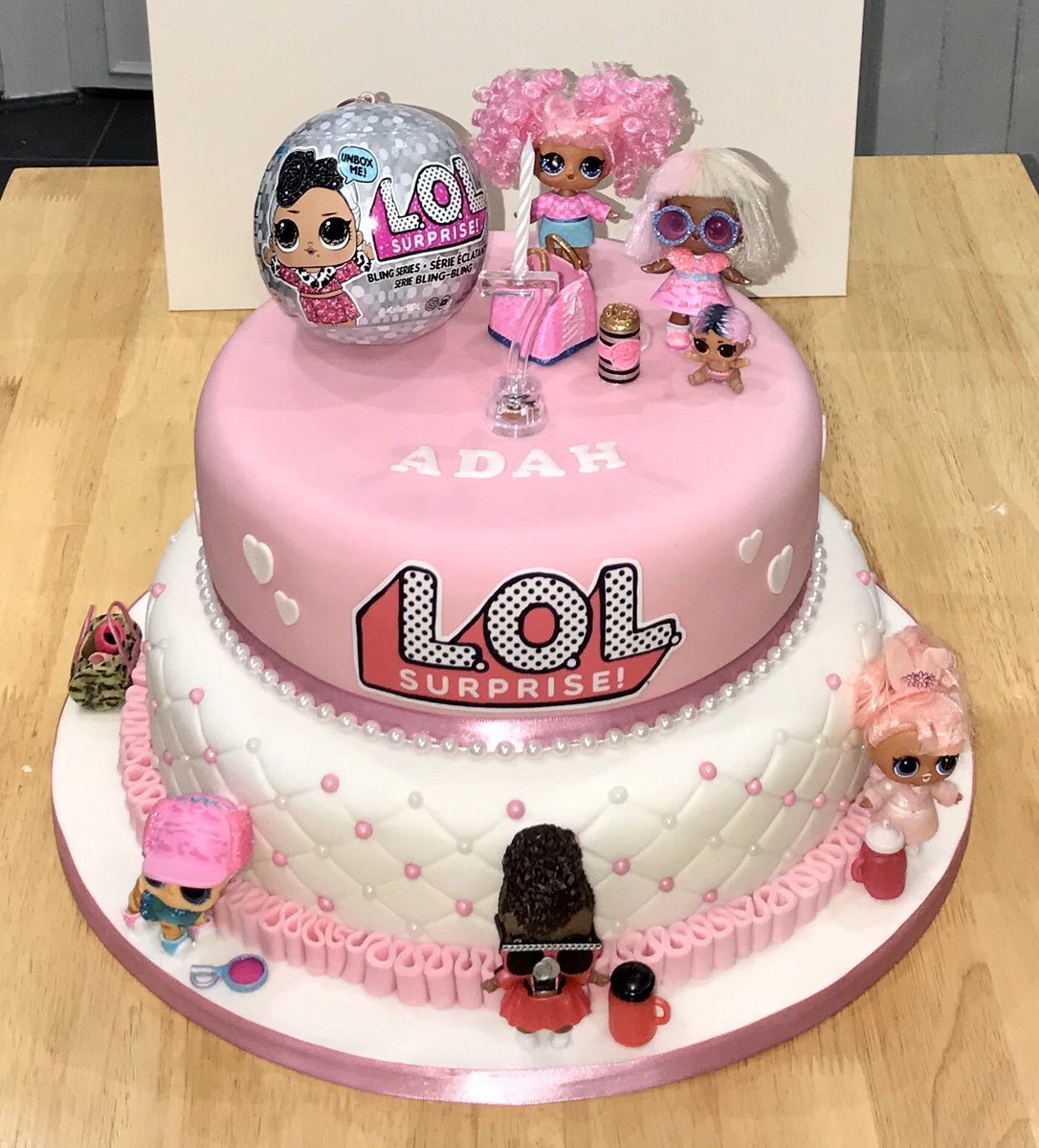 Cakemojo's tweet photo. #LOLSurprise cake for Adah, who turned 7 this weekend - happy birthday! #LOL #cake #LOLsurprisecake #HappyBirthday @RenshawBaking https://t.co/mT0uXYRPyV