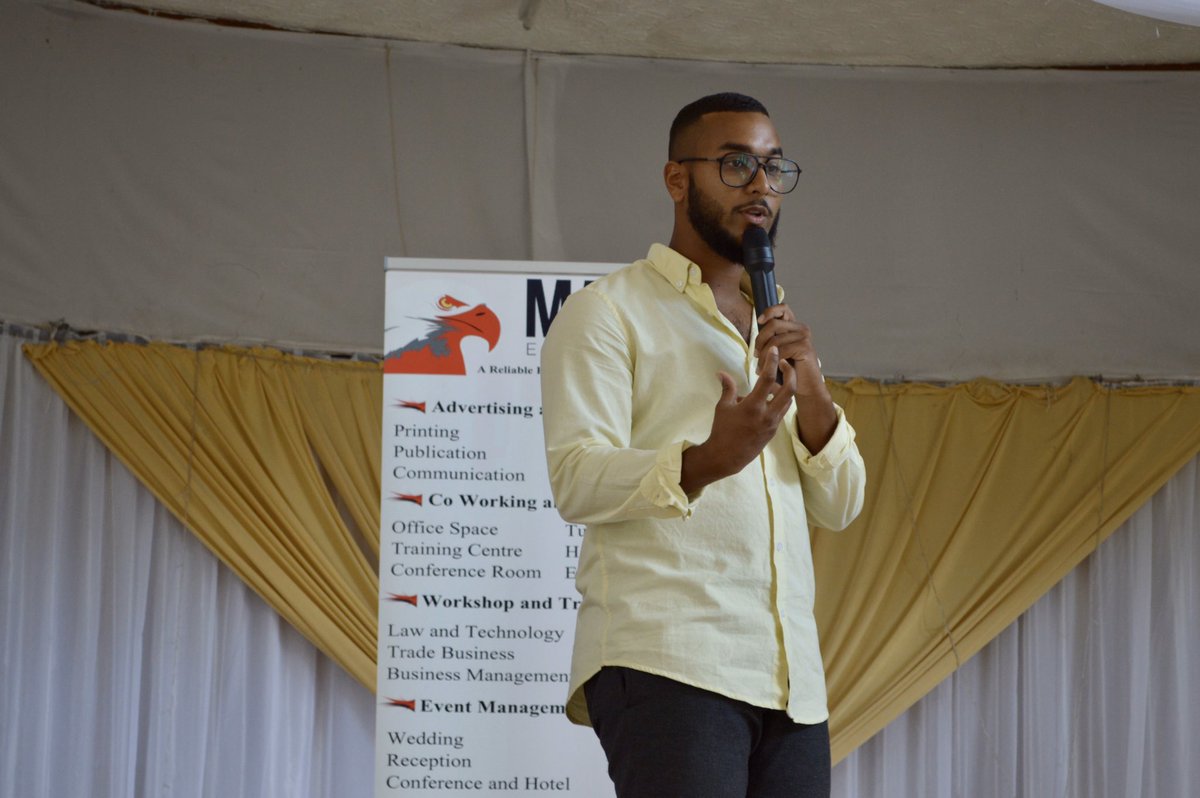 IsmailMosaheb's tweet photo. National Leadership &amp; Entrepreuneurship Summit 2019 🇲🇺

Heureux d’avoir pu participer et soutenir, sur mes terres d’origine l’initiative portée 
By @AadilJumka With @MAAAJEntrerprise.
Sur la thématique des enjeux du leadership &amp; l’entrepreuneurship . 

Leaders For The Futur ! 💭 https://t.co/wIStMz1b3H