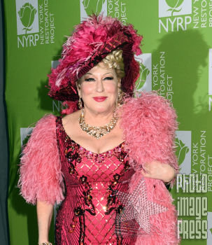 Happy Birthday Wishes to this Hollywood Legend Bette Midler!           