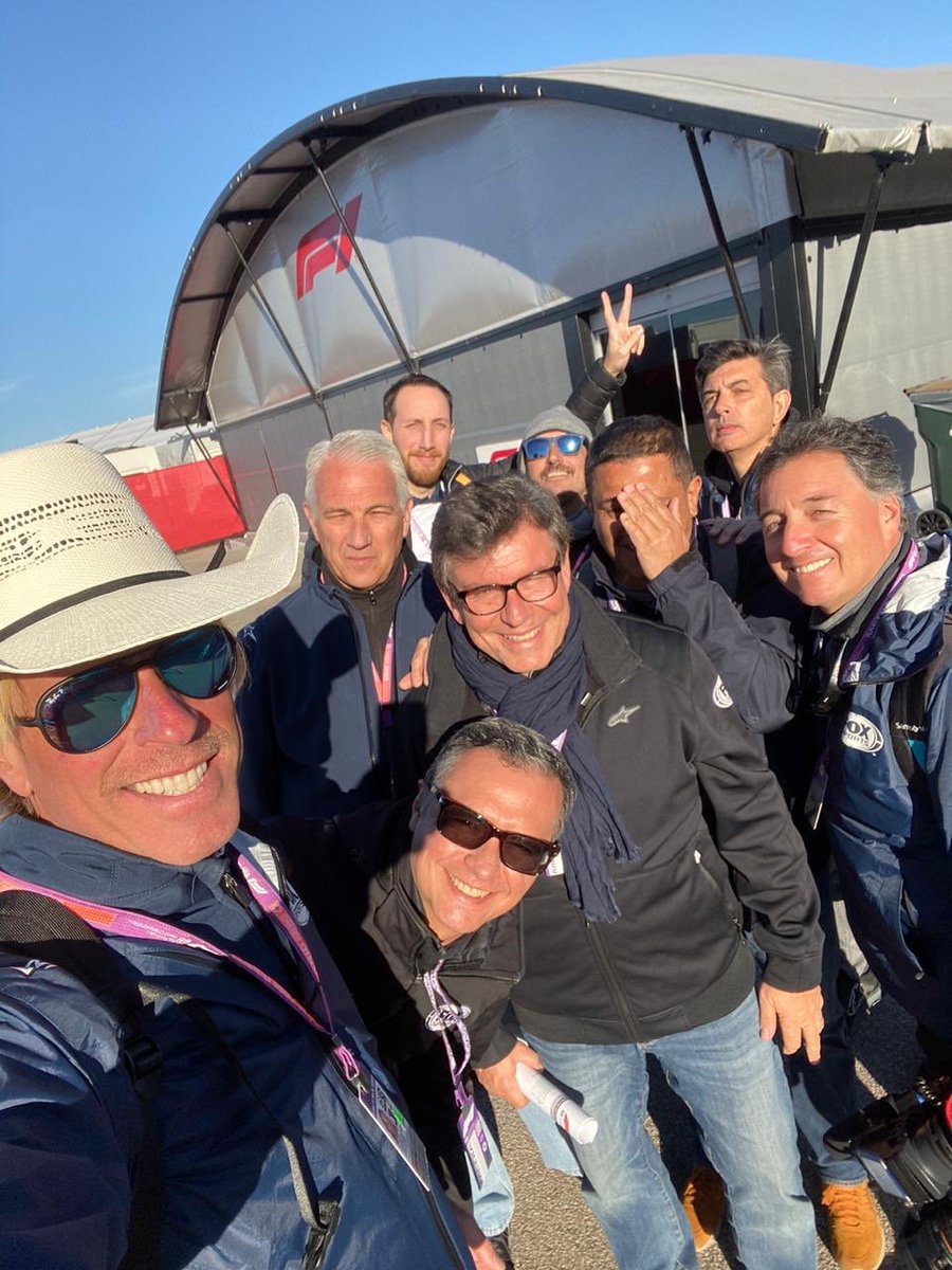 F1Tornello's tweet photo. A veces pasamos frío, otras calor, pero siempre hicimos lo posible para darles lo mejor de #F1 por #FoxPremium y #FoxSports. Espero hayan disfrutado una gran temporada. Nosotros la pasamos muy bien. Fueron muchos los que trabajaron detrás de cámara. A ellos y a Uds. mil gracias! https://t.co/tPBW62XpNu