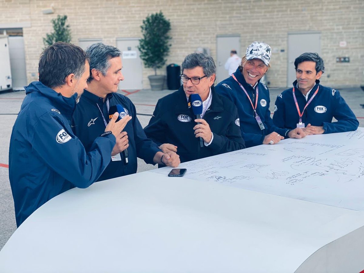 F1Tornello's tweet photo. A veces pasamos frío, otras calor, pero siempre hicimos lo posible para darles lo mejor de #F1 por #FoxPremium y #FoxSports. Espero hayan disfrutado una gran temporada. Nosotros la pasamos muy bien. Fueron muchos los que trabajaron detrás de cámara. A ellos y a Uds. mil gracias! https://t.co/tPBW62XpNu