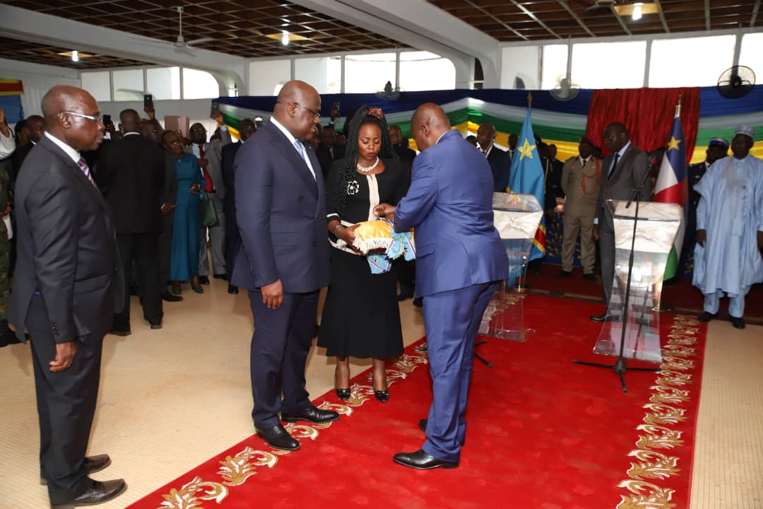 rkitsita's tweet photo. #RDC:*Dans une cérémonie solennelle au Palais de la Renaissance ( RCA),  le Président de la république Felix Antoine Tshisekedi Tshilombo a été élevé à la dignité de *Grand Croix* dans l'Ordre National https://t.co/CKjBX3Q1V5