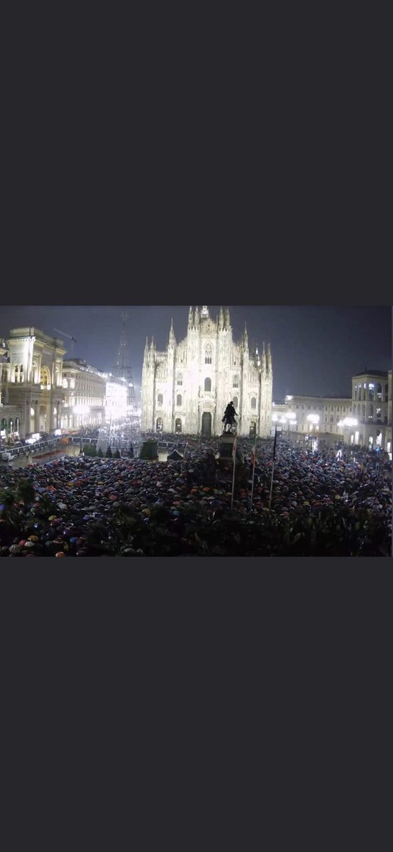 marru74063474's tweet photo. No a #Milano non c’erano 4 #gatti.. c’erano le #SARDINE
#Milanononsilega #1Dicembre2019 #1Dicembre #uno12FR #6000sardine #6000andmore #SardinecontroSalvini #PiazzaRepubblica #piazzaduomo #Salvinivergognati #salviniscappa #Callipo #mes #facciamorete #MatteoSalvini #chetempochefa https://t.co/ofmfCboiX7