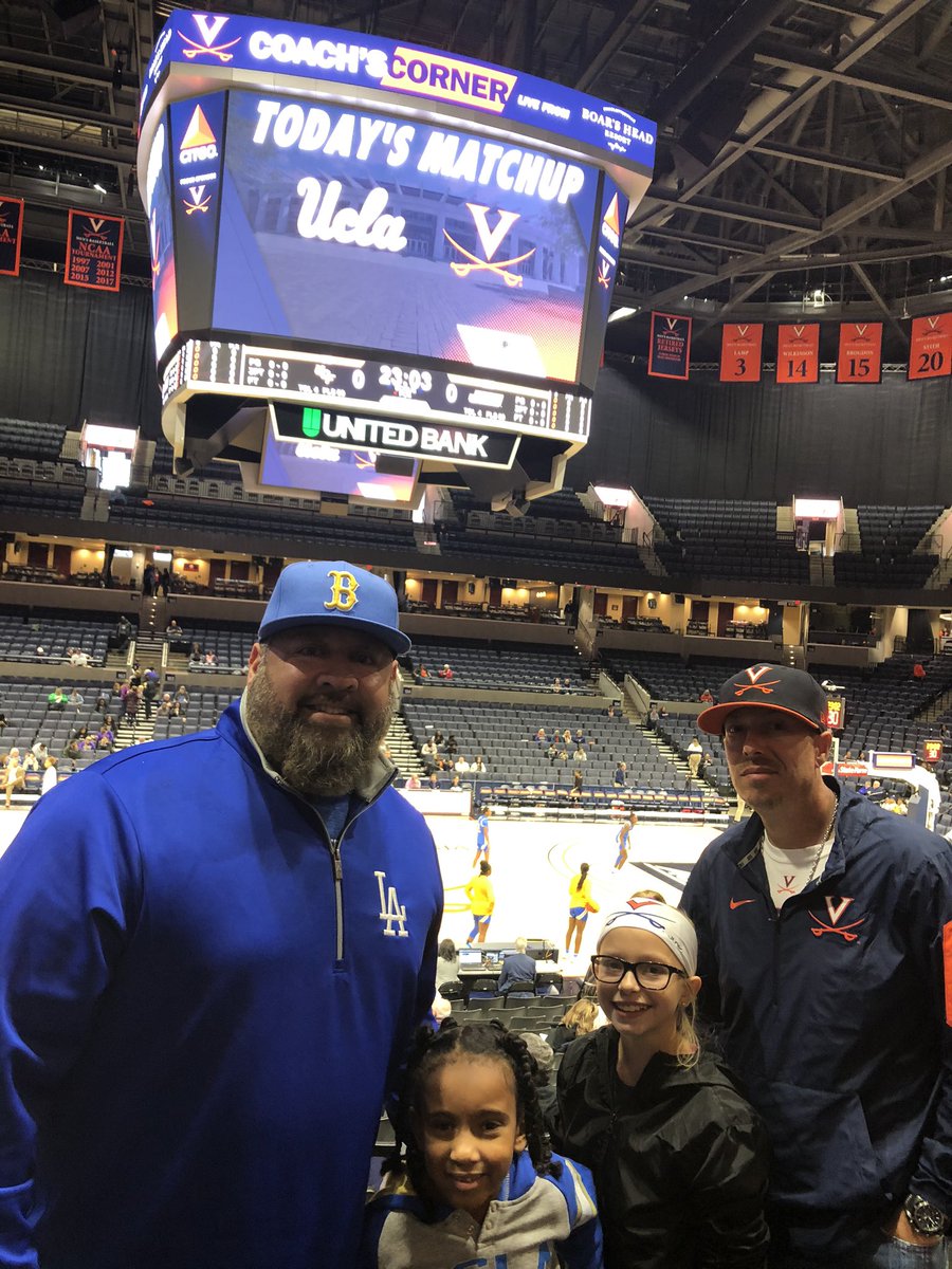 jrmagic32's tweet photo. UCLA v UVA in #HoosHouse @Breezy540 @TyraMay2 @luv4myne
@VirginiaSports #GoBruins #GoHoos https://t.co/FN72Dj0FBV