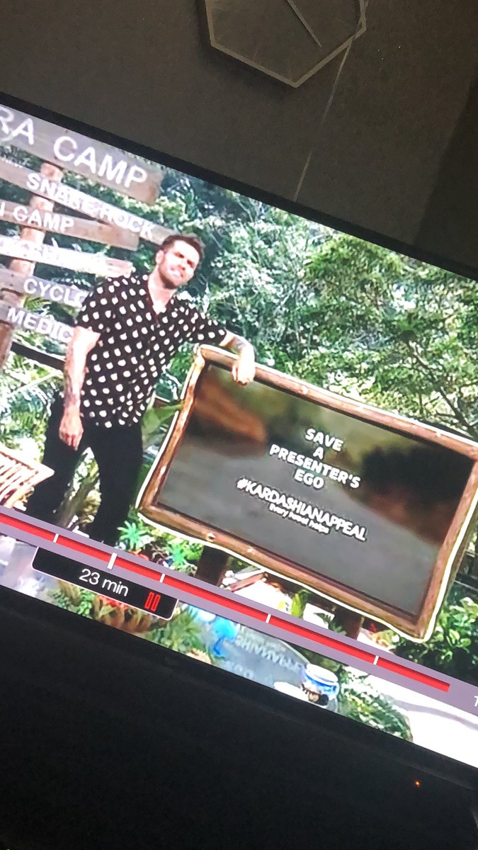 ash_stocker_x's tweet photo. 😂😂😂 @imacelebrity @joeldommett #KardashianAppeal  @KendallJenner @KylieJenner @KimKardashian @khloekardashian @kourtneykardash https://t.co/DPnp8GlP8K